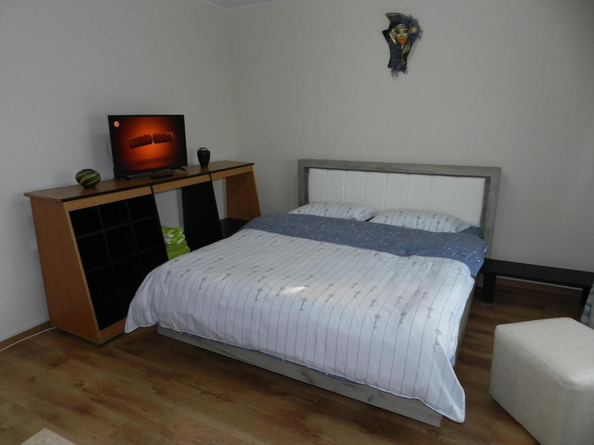 Apartament Cristina Cu Doua Dormitoare & Balcon & Parcare Proprie โอเนชต์ ภายนอก รูปภาพ